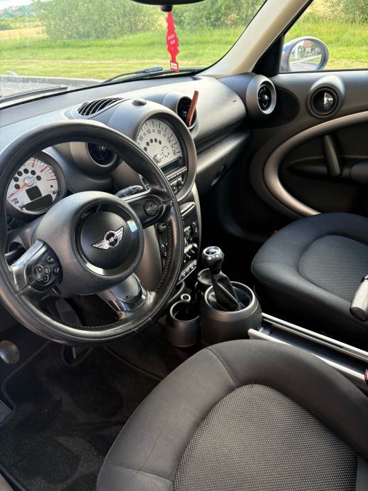 MINI Countryman 1.6D, fotografija 6
