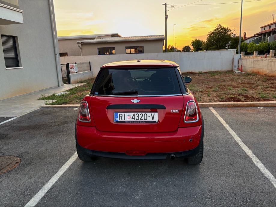 MINI One 1.4, fotografija 4