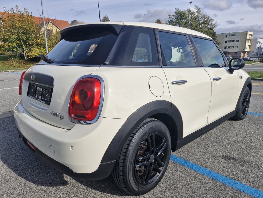 MINI One D 1.5d,JAMSTVO 1.God, 55000km,TOP STANJE, fotografija 5