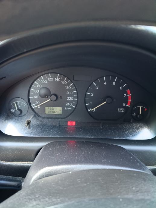 Mitsubishi Carisma 1,6 plin, pogled izvana - slika 2