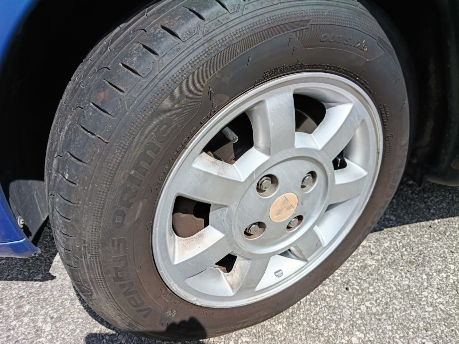 Mitsubishi Carisma 1,6 plin, pogled izvana - slika 3