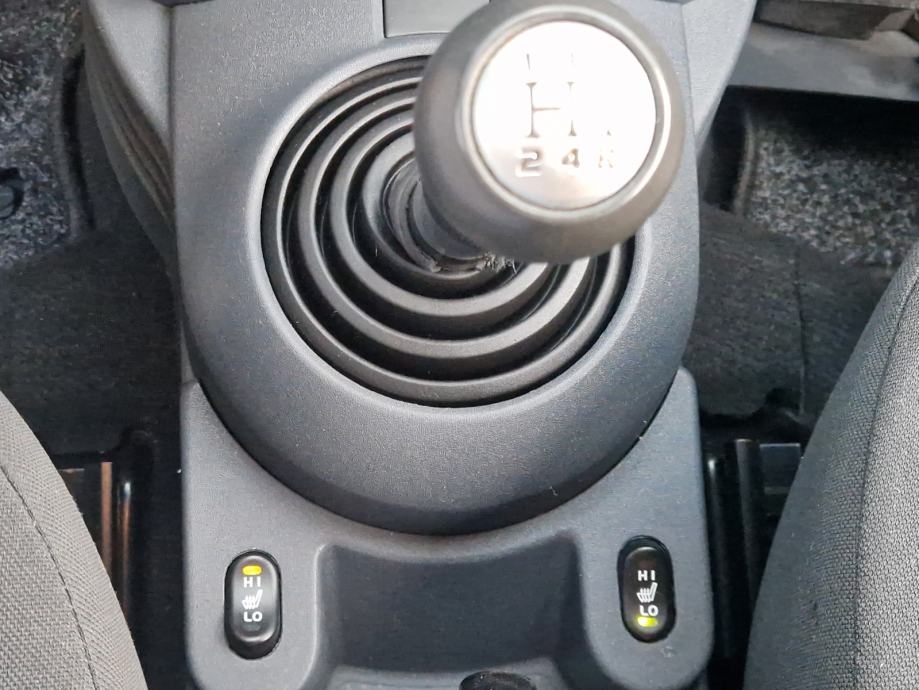 Mitsubishi Colt 1.1 CLARTEC 35 JAHRE EDITION POCINČAN KARTICE 36 MJ, fotografija 7