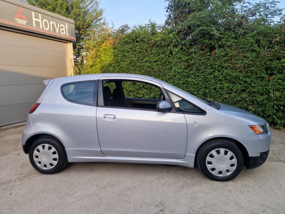 Mitsubishi Colt 1.1 CLARTEC 35 JAHRE EDITION POCINČAN KARTICE 36 MJ, fotografija 2