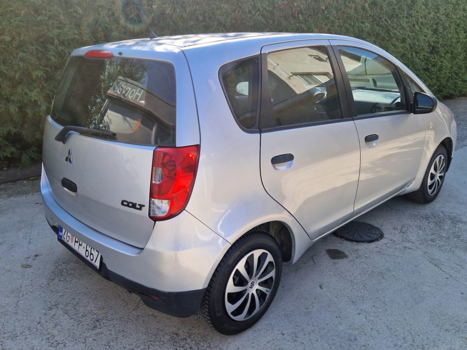 Mitsubishi Colt 1,3 CLAR-TEC POCINČAN BEZ HRĐE KAO NOV KARTICE 36 RATA, fotografija 4
