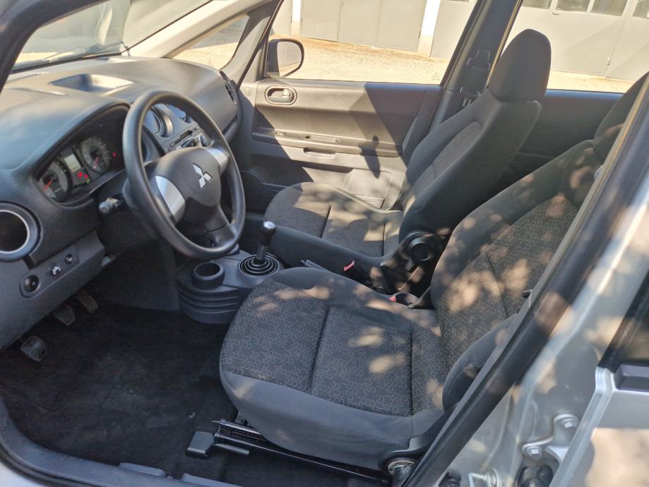 Mitsubishi Colt 1,3 CLAR-TEC POCINČAN BEZ HRĐE KAO NOV KARTICE 36 RATA, fotografija 7