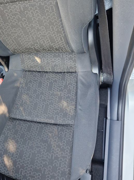 Mitsubishi Colt 1,3 CLAR-TEC POCINČAN BEZ HRĐE KAO NOV KARTICE 36 RATA, fotografija 13
