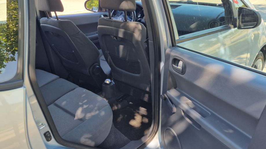 Mitsubishi Colt 1,3 KLIMA; ZA OVAJ AUTO SVAKI KOMENTAR JE SUVISAN, fotografija 18