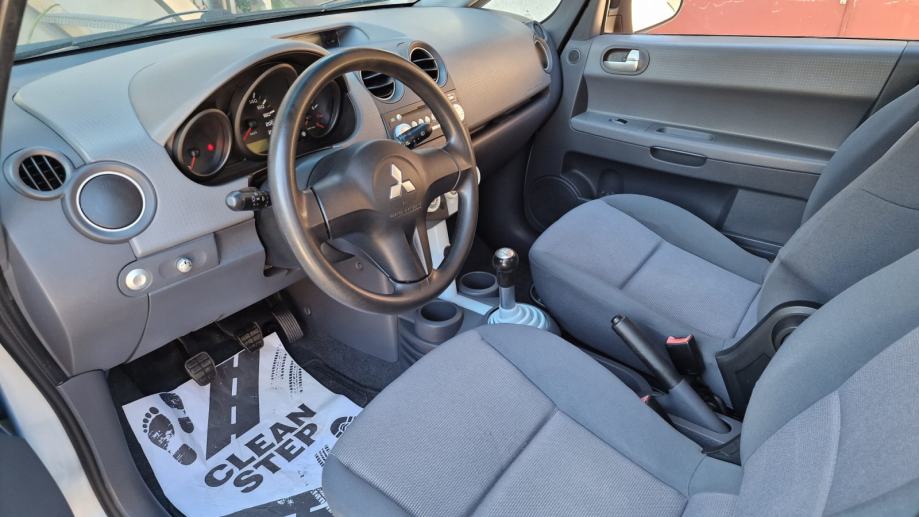 Mitsubishi Colt 1,3, fotografija 17