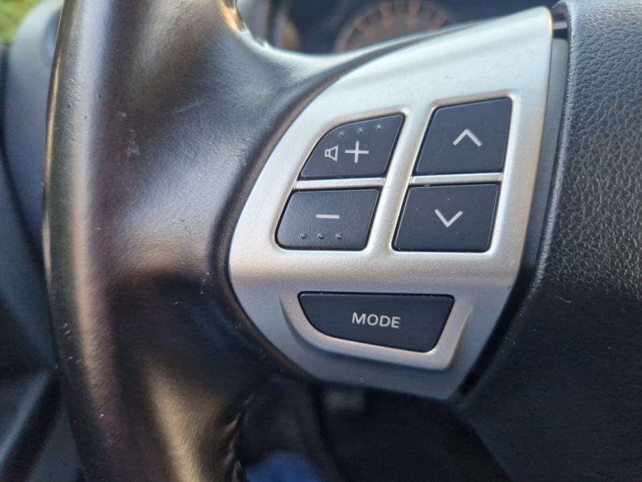 Mitsubishi Colt 1,3 CLAR-TEC POCINČAN BEZ HRĐE KAO NOV KARTICE 36 RATA, fotografija 6