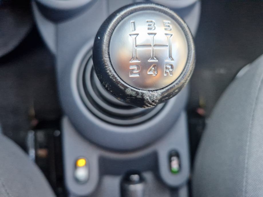 Mitsubishi Colt 1,3 CLAR-TEC POCINČAN BEZ HRĐE KAO NOV KARTICE 36 RATA, fotografija 14