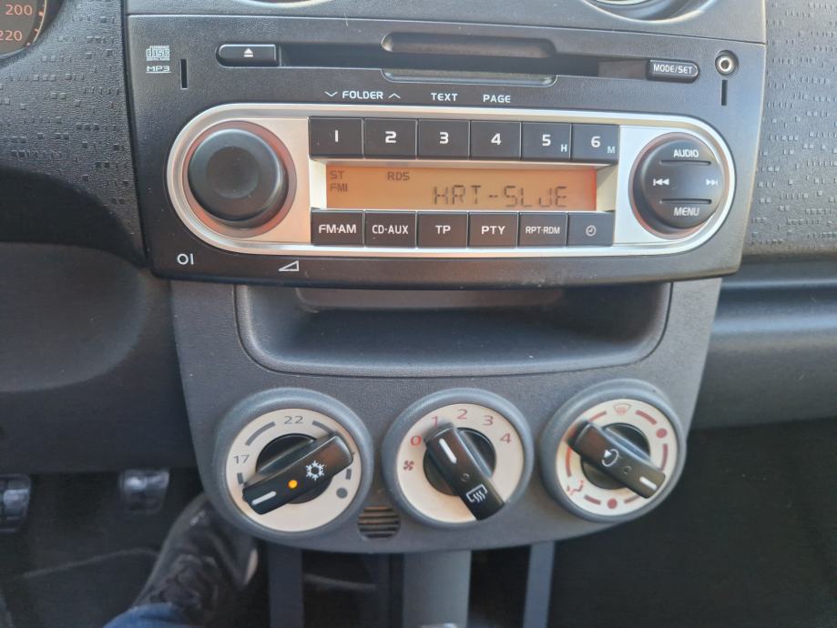 Mitsubishi Colt 1,3 CLAR-TEC POCINČAN BEZ HRĐE KAO NOV KARTICE 36 RATA, fotografija 13