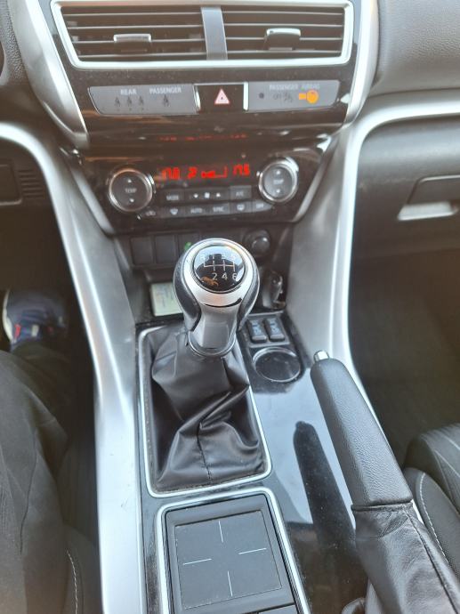 Mitsubishi Eclipse Cross 1.5i, 1 vl.,jamstvo 1g,full LED,kamera,PDC, fotografija 5