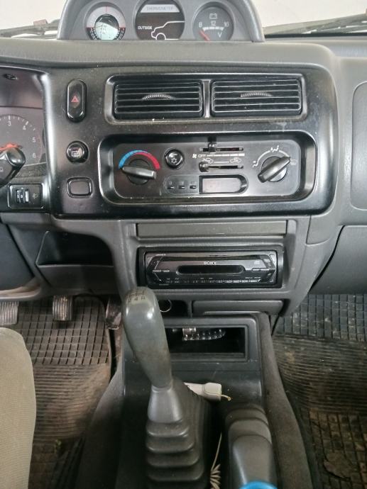 Mitsubishi L200 2.5, fotografija 9