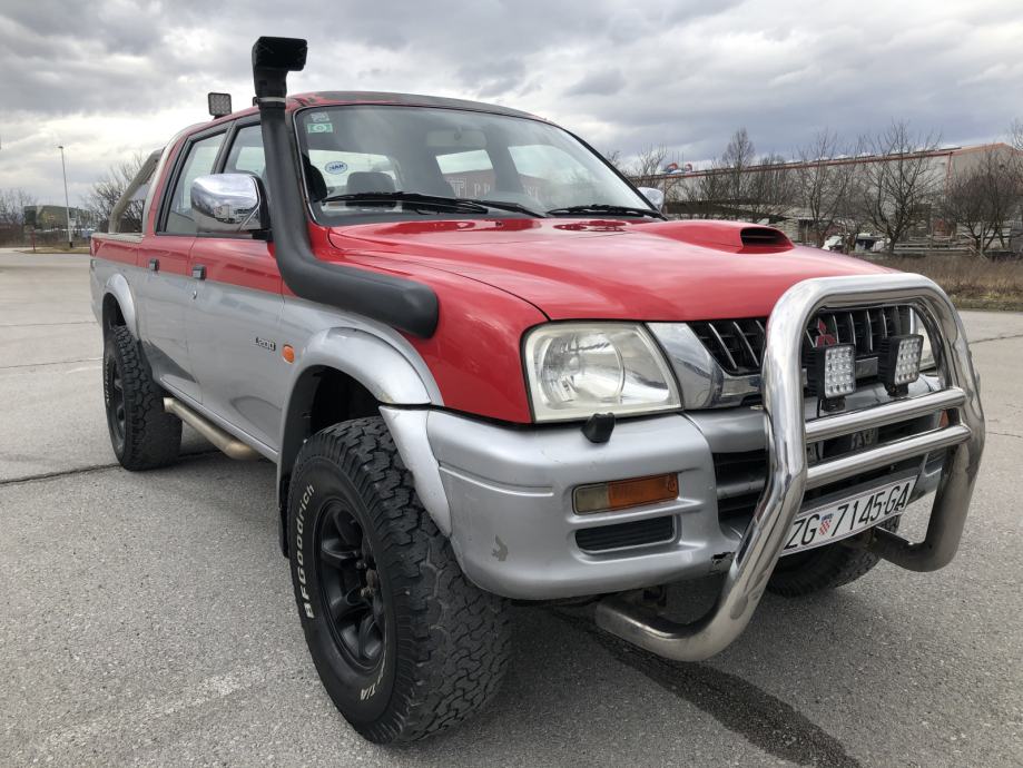 Mitsubishi l200 2000