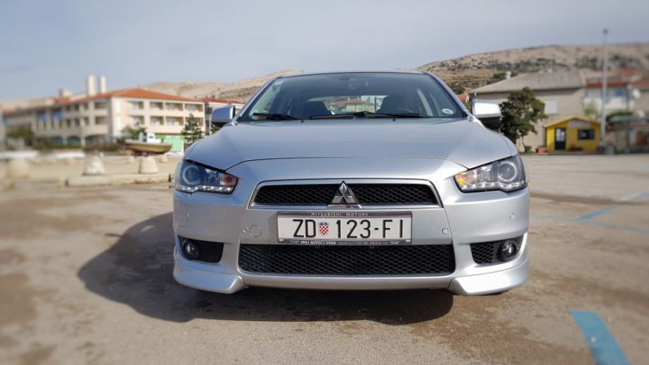 Mitsubishi lancer intense