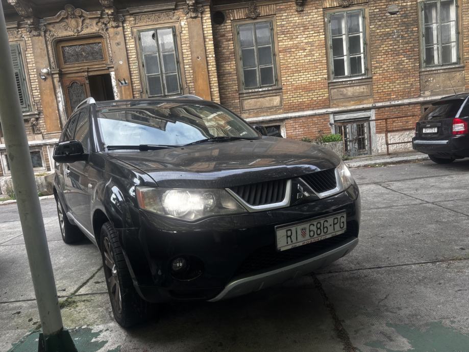 Mitsubishi Outlander 2,0 DID, fotografija 2