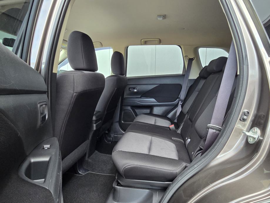 Mitsubishi Outlander 2,2 DI-D 4WD automatik,LED,KAMERA,AUT.KLIMA,NAVI, fotografija 18