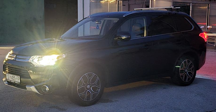 Mitsubishi Outlander 2,2 DI-D, 7 sjedala, 1.Vlasnik, Kao novo, fotografija 5