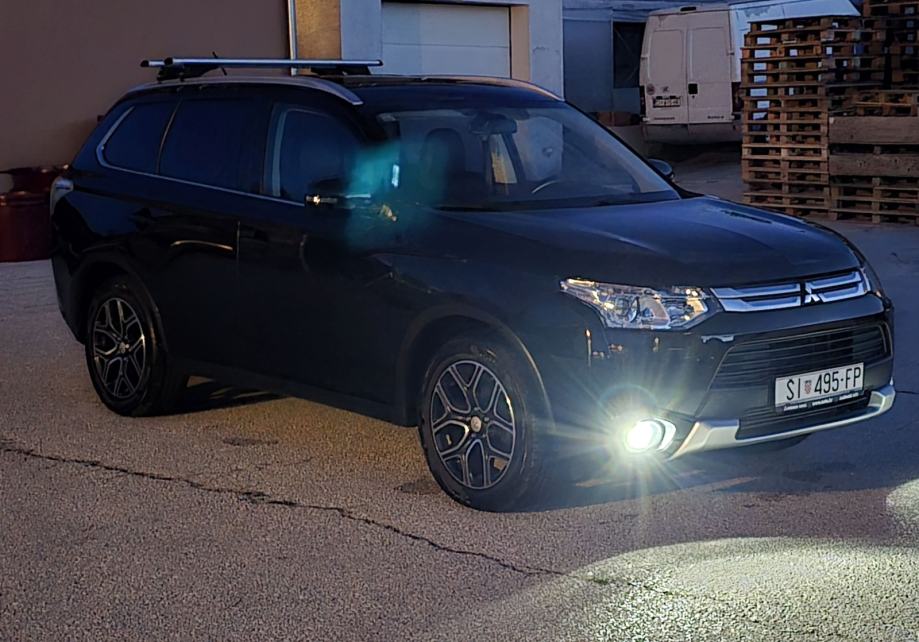 Mitsubishi Outlander 2,2 DI-D, 7 sjedala, 1.Vlasnik, Kao novo, fotografija 9