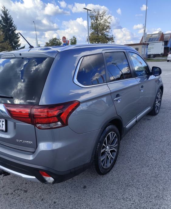 Mitsubishi Outlander 2,2 DI-D Automatik 4WD, fotografija 5