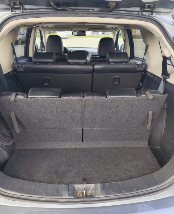 Mitsubishi Outlander 2,2 DI-D Automatik 4WD, fotografija 11