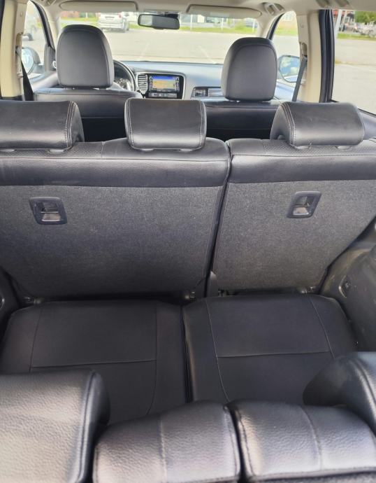 Mitsubishi Outlander 2,2 DI-D Automatik 4WD, fotografija 10