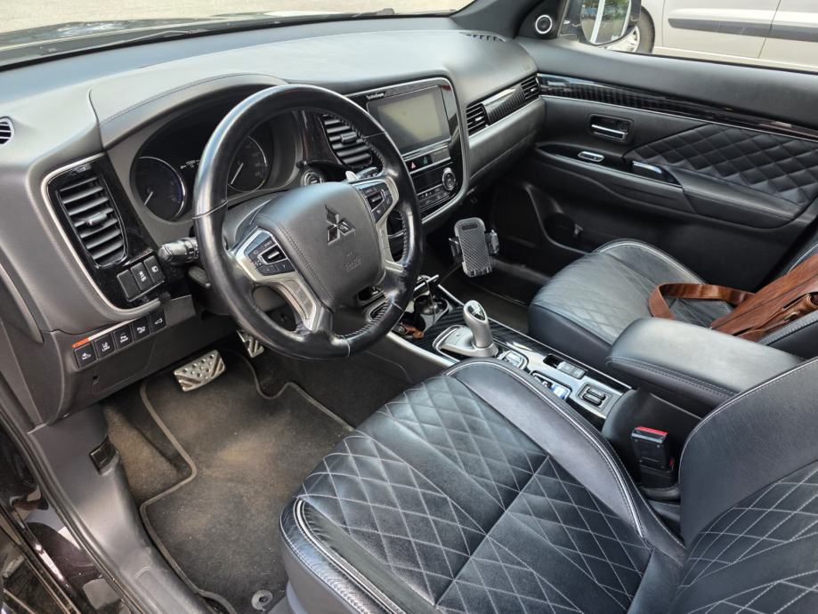 Mitsubishi Outlander 2,4 PHEV PREMIUM, fotografija 7