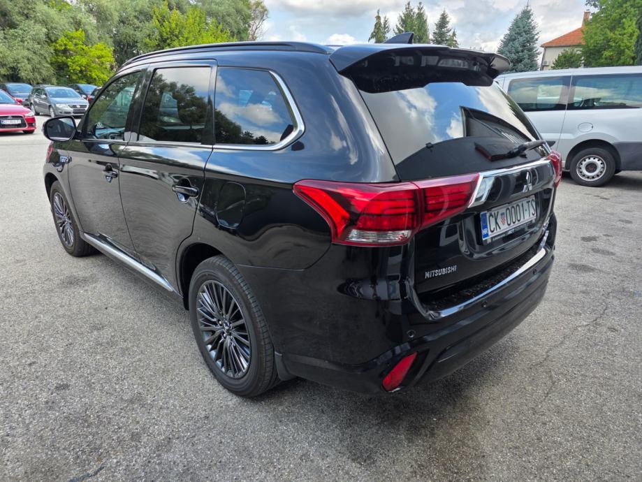 Mitsubishi Outlander 2,4 PHEV PREMIUM, fotografija 6