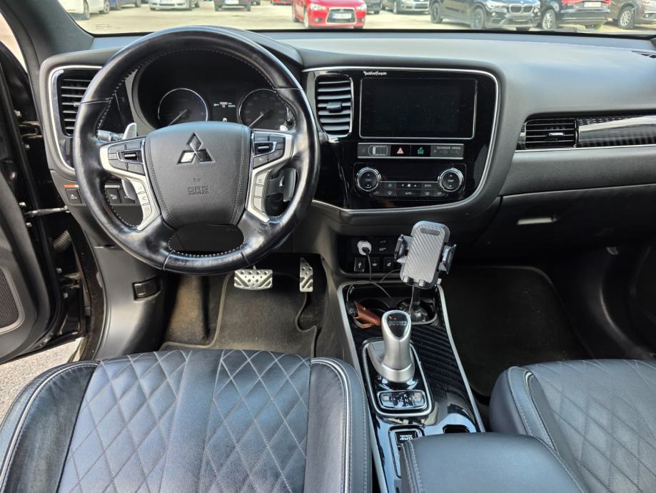 Mitsubishi Outlander 2,4 PHEV PREMIUM, fotografija 11