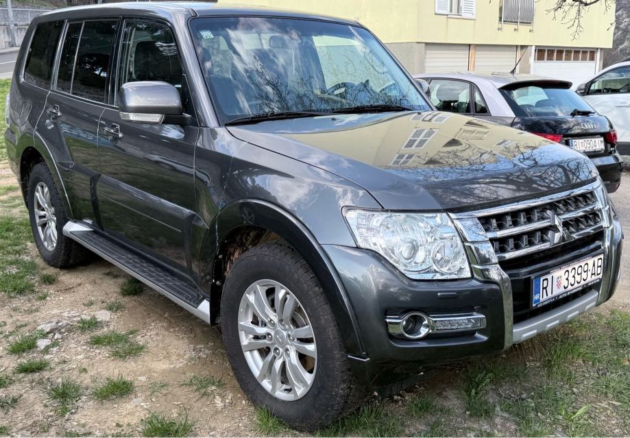 Mitsubishi Pajero 3,2 DID LWB auto, fotografija 2