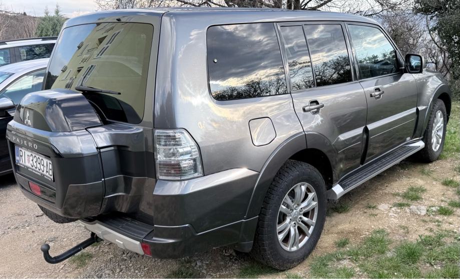 Mitsubishi Pajero 3,2 DID LWB auto, fotografija 3