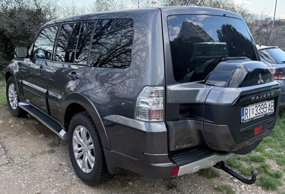 Mitsubishi Pajero 3,2 DID LWB auto, fotografija 4