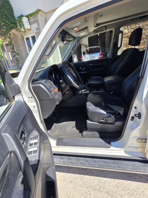 Mitsubishi Pajero 3,2 DID, fotografija 7