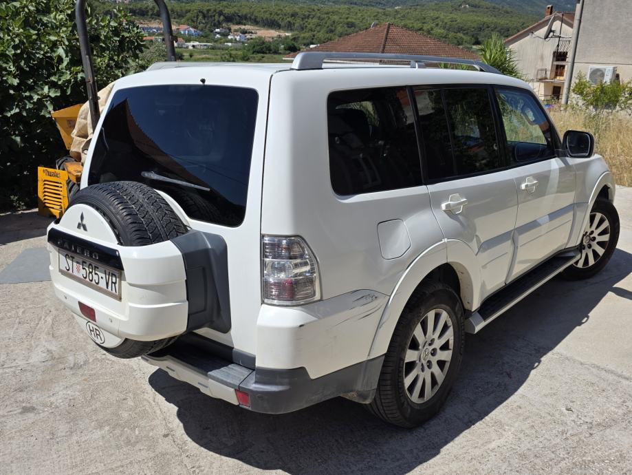 Mitsubishi Pajero 3,2 DID, fotografija 10
