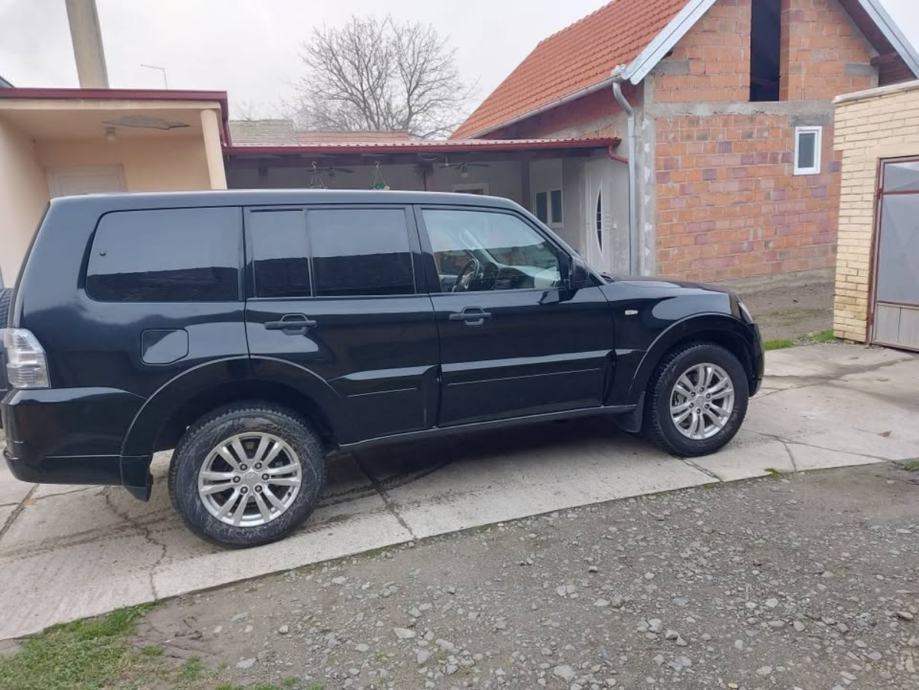 Mitsubishi Pajero 3,2 DID, fotografija 3