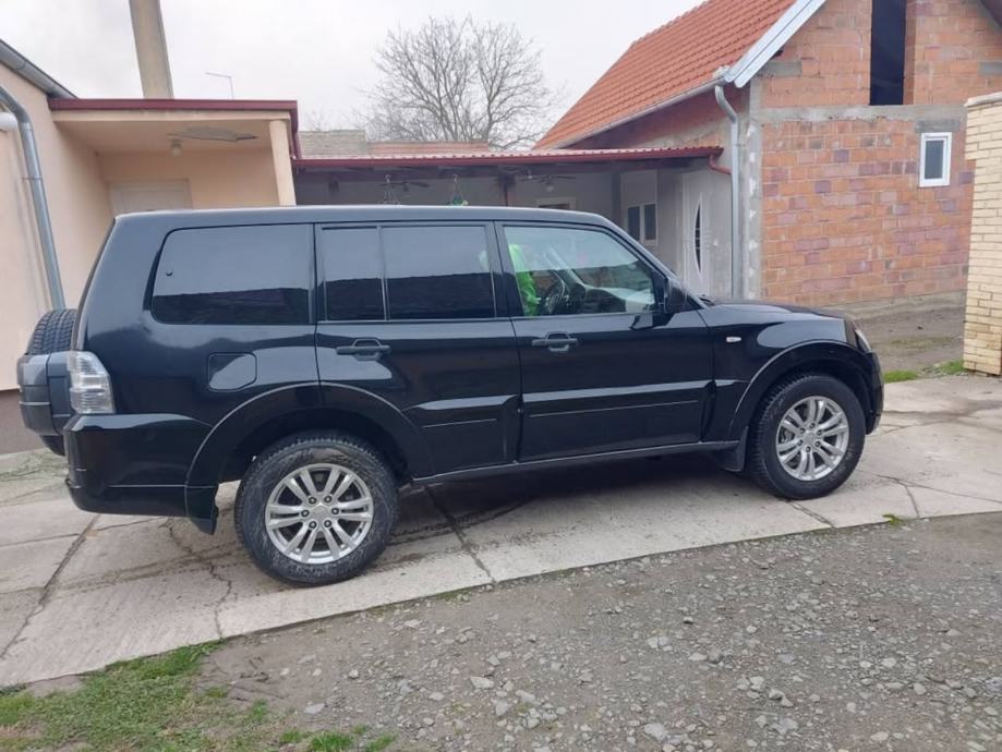 Mitsubishi Pajero 3,2 DID, fotografija 2