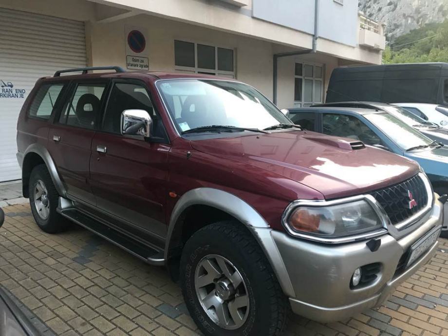 Mitsubishi pajero sport 2000