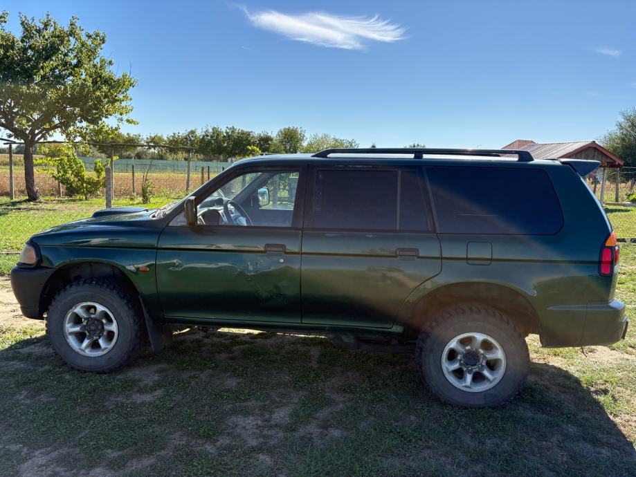 Mitsubishi Pajero Sport 2,5 TD GLX, fotografija 2
