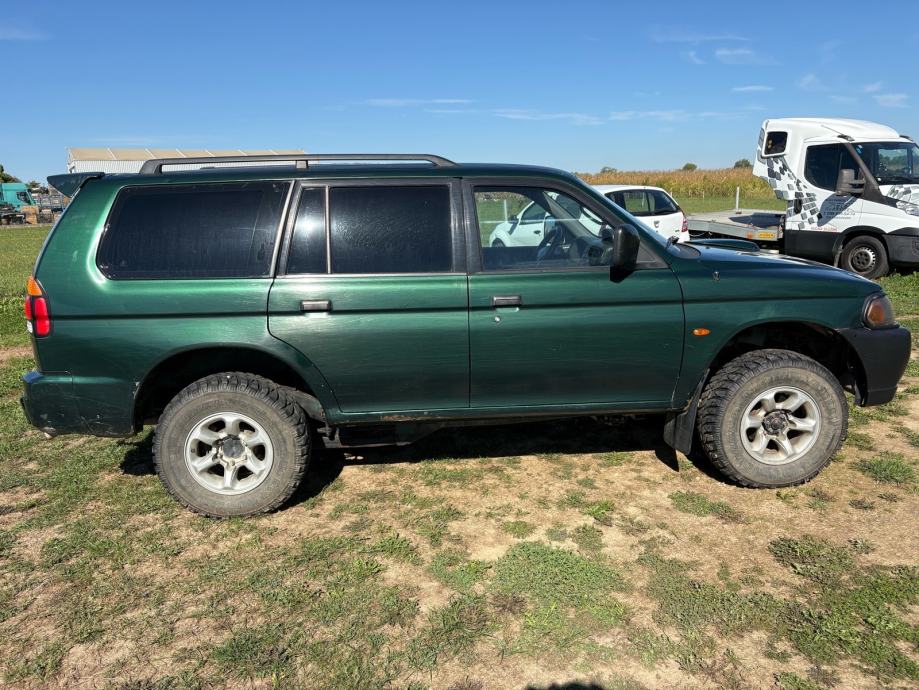Mitsubishi Pajero Sport 2,5 TD GLX, fotografija 10