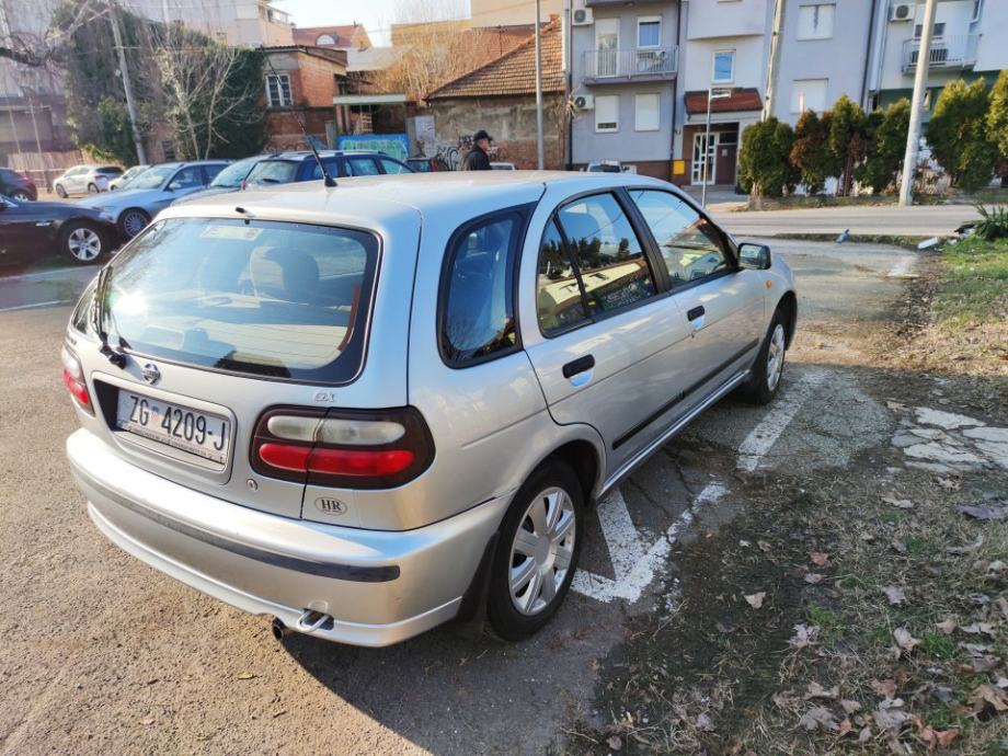 Nissan almera 1999