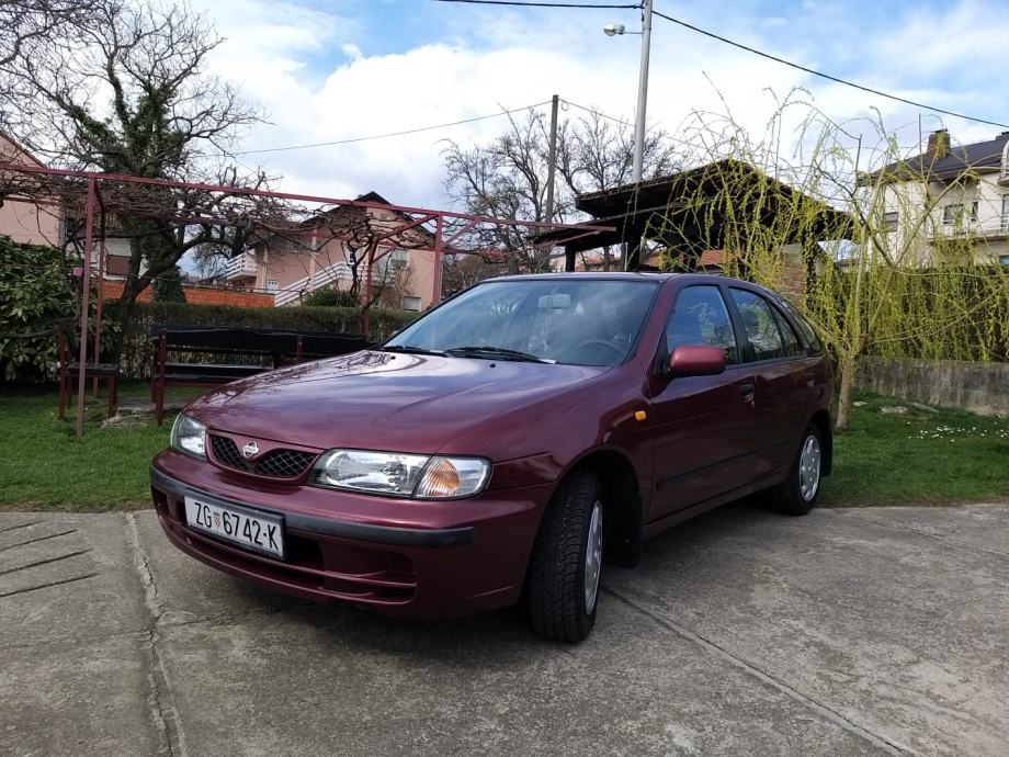 Nissan almera 1999