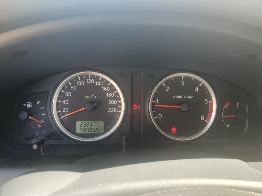Nissan Almera 1.5 dCi | Klima | Reg. | 5 zimskih guma | 232 tkm, fotografija 6