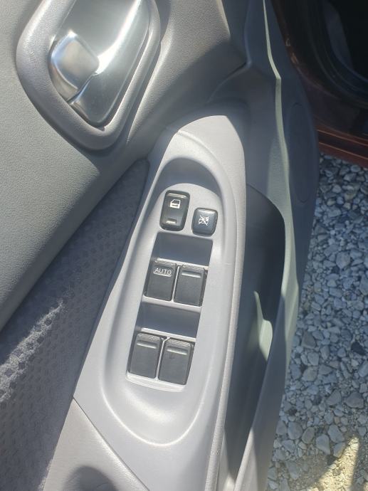 Nissan Almera 1.5 dCi | Klima | Reg. | 5 zimskih guma | 232 tkm, fotografija 9