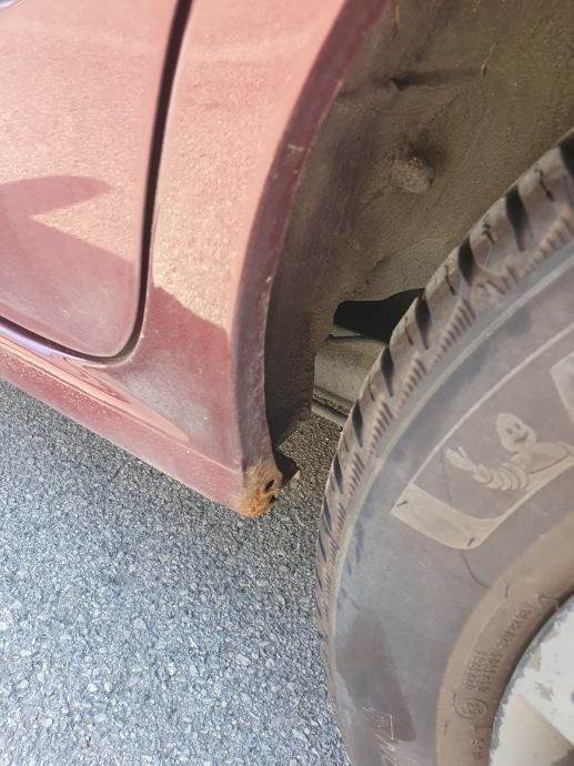 Nissan Almera 1.5 dCi | Klima | Reg. | 5 zimskih guma | 232 tkm, fotografija 11