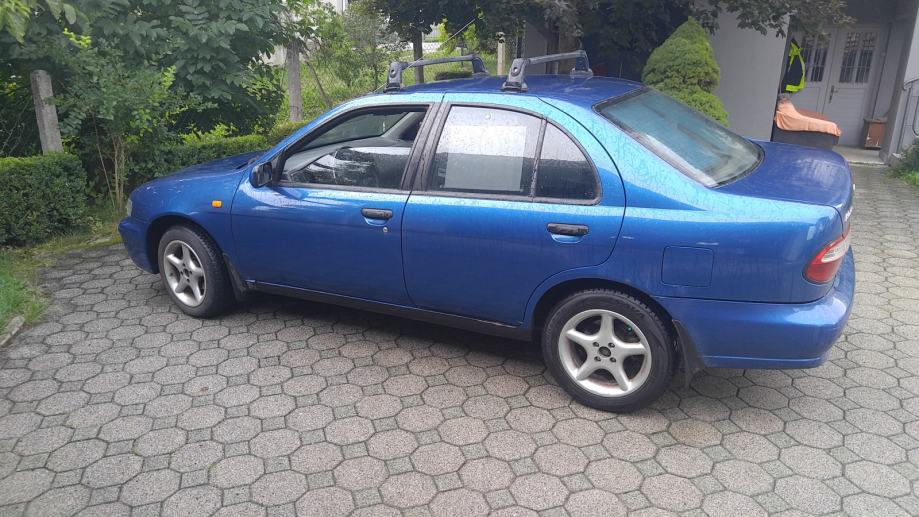 Nissan almera 2