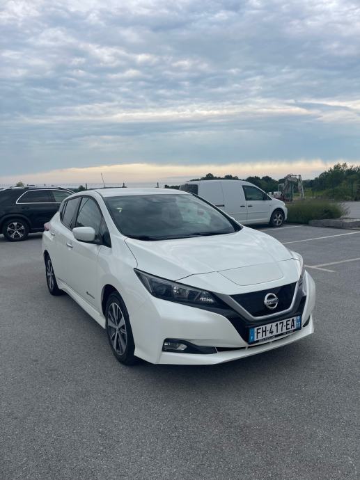 Nissan Leaf 40 kWh automatik, pogled izvana - slika 2
