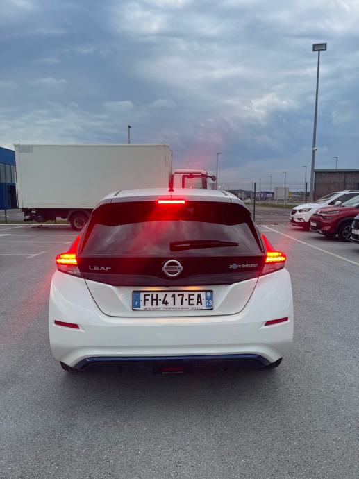 Nissan Leaf 40 kWh automatik, fotografija 15