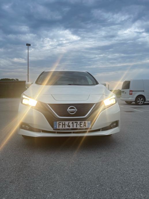Nissan Leaf 40 kWh automatik, fotografija 16