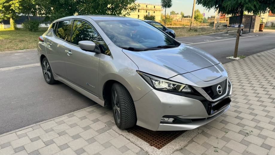 Nissan Leaf 40 kWh automatik, fotografija 4