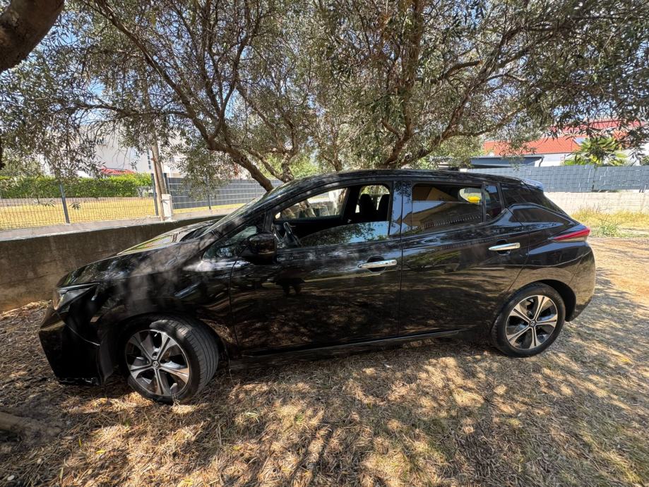 Nissan Leaf Connecta, full oprema, kamera 360,Dc punjenje. U pdvu, fotografija 2